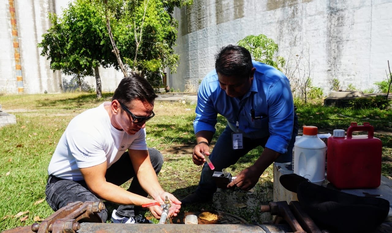 ANDA se asegura que llegue agua de calidad a los hogares salvadoreños anda-se-asegura-que-llegue-agua-de-calidad-a-los-hogares-salvadorenos